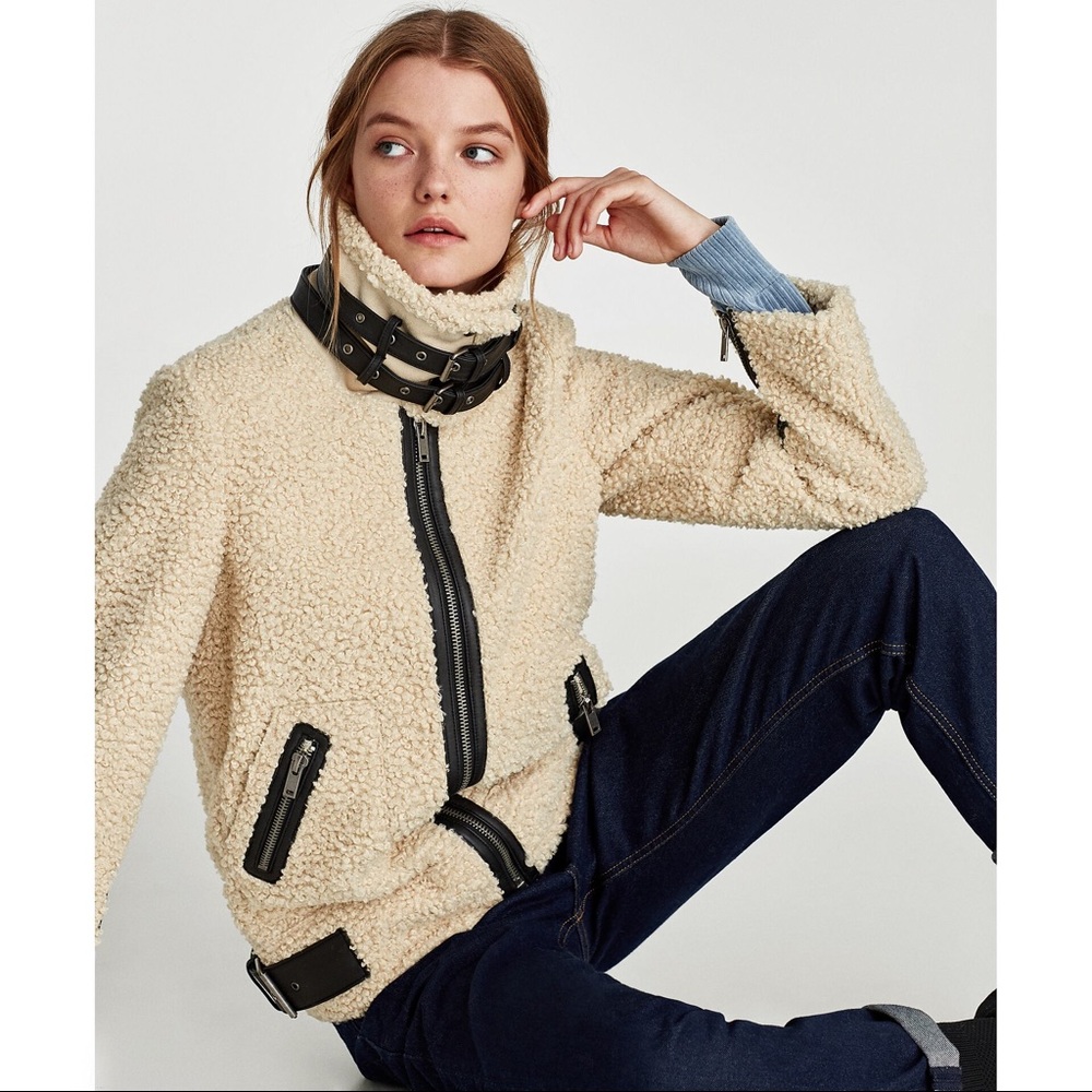 Contrasting Faux Fur Jacket - Zara